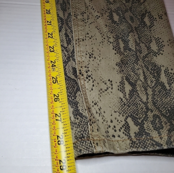 Judy Blue Sz 16W Skinny Mid Rise, Snake Skin Jeans - Picture 11 of 11